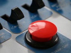 Großer, roter Button